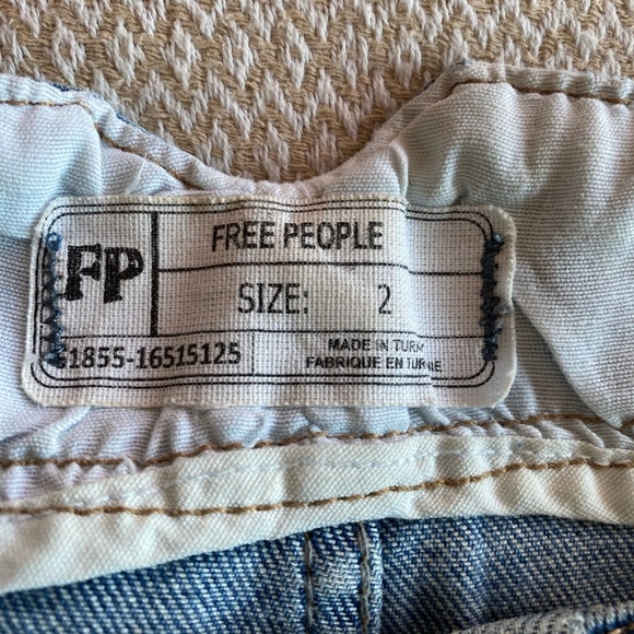 Free People Distressed Blue Mini Skirt Brack ajustable . Medidas en las fotos . - Picture 4 of 9